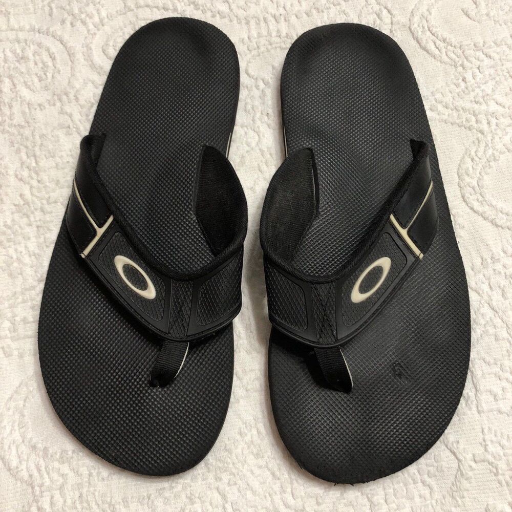 OAKLEY Flip Flops Size 8 Men’s Black Sandals
